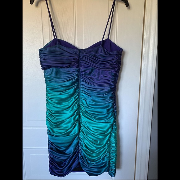 Le Chateau Cocktail Dress - Picture 2 of 3